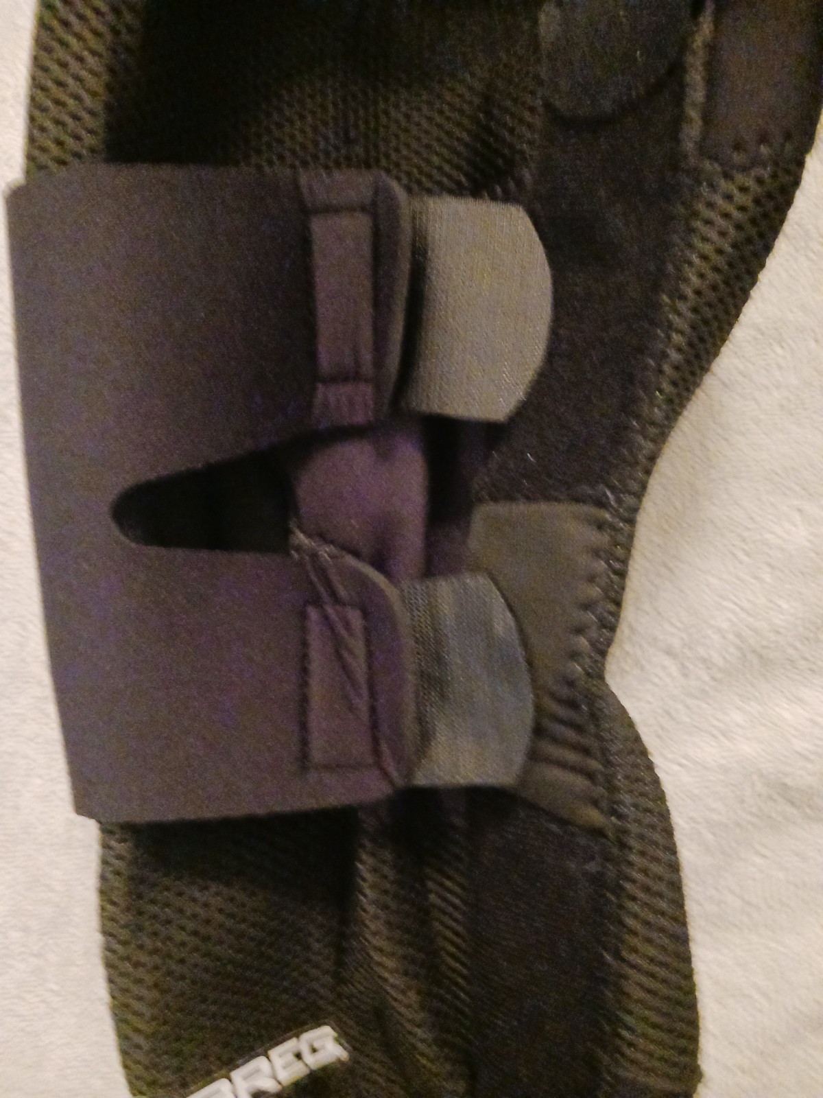 Breg 20145 Lateral Stabilizer w/Hinge Knee Brace, Air Mesh, Right XL