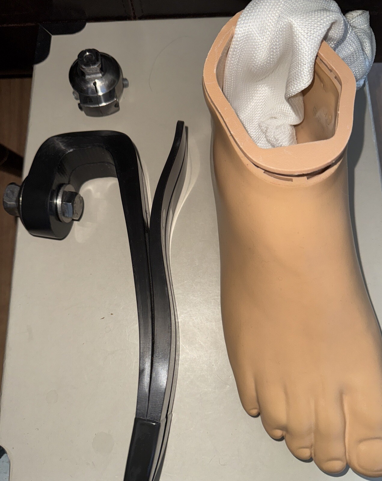 Freedom Innovations /Highlander Prosthesis Foot Size 30 max 150 Kg Right Exhihit