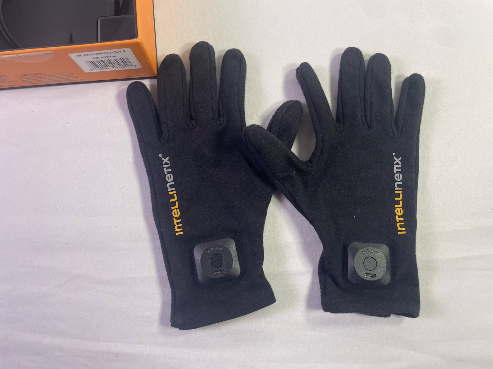 Intellinetix Wearable Vibrating Therapy Gloves – Adult Medium -BLACK