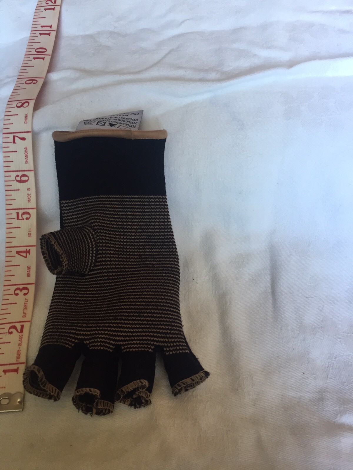 therapeutic glove for right hand only RN 0100808 copper thread, bamboo fiber,