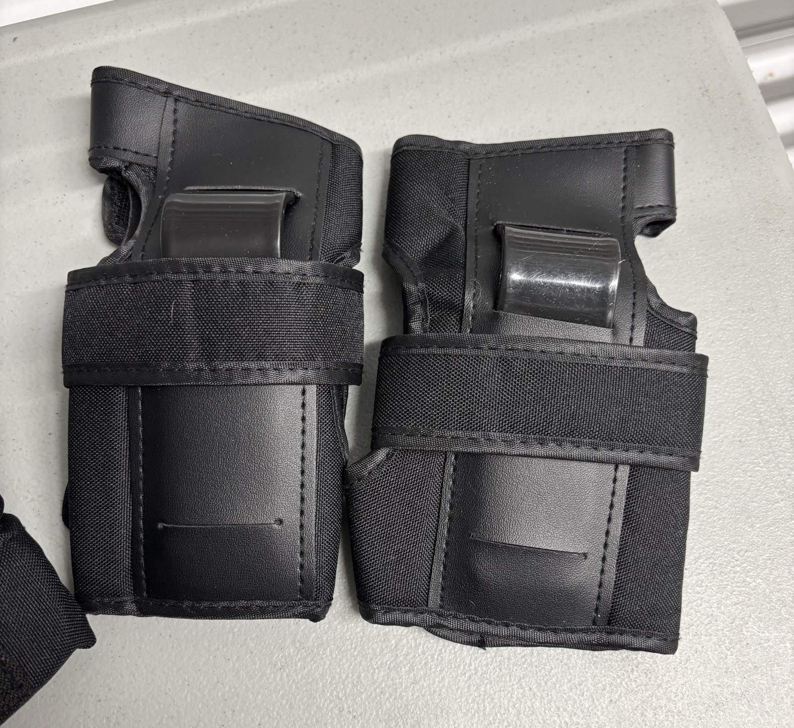 NEW! Tarpow Multiuse Kneepad, Elbow & Hand Protective Set Bonus Elbow Brace