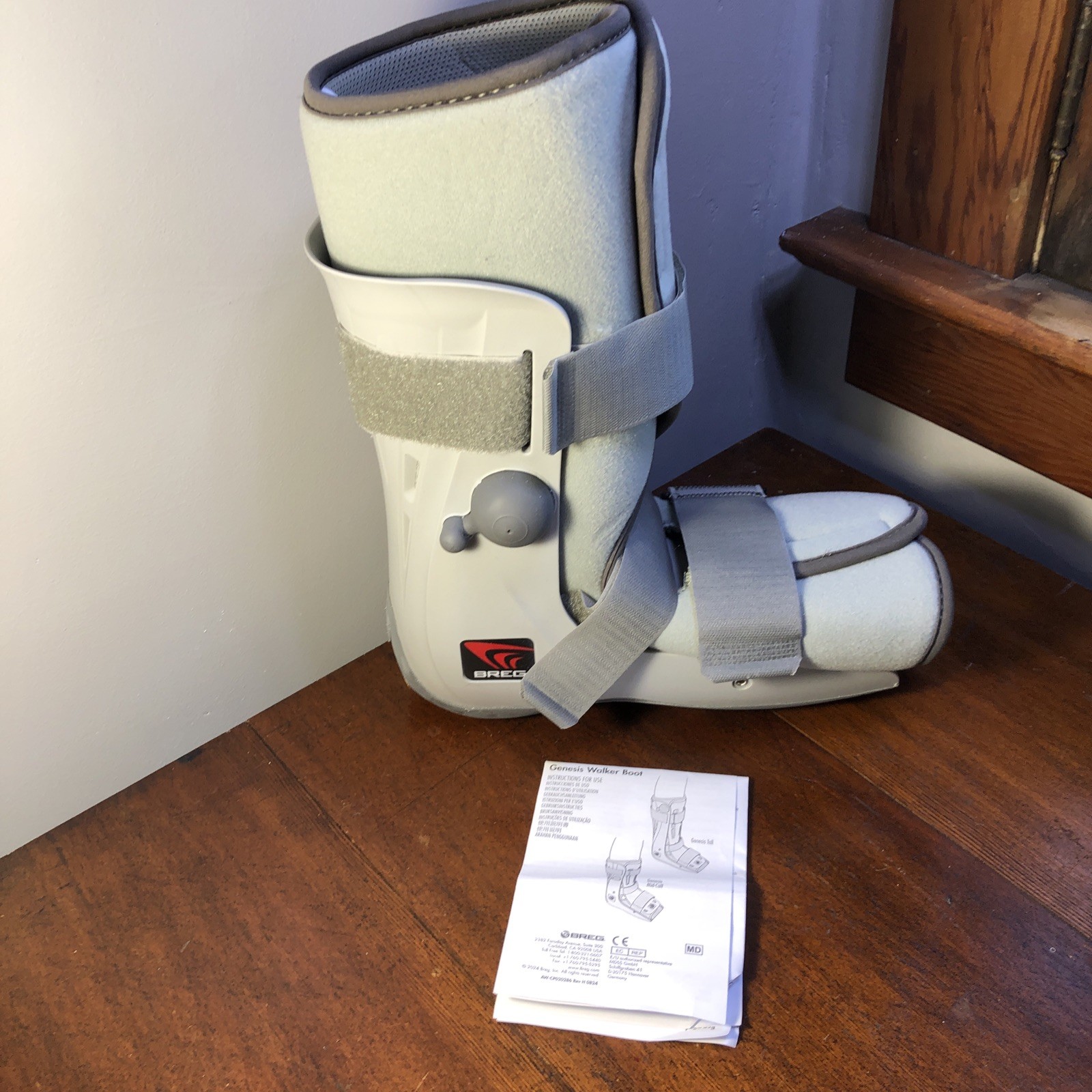 BREG Genesis Walker BOOT 3-Strap W/Air Pump Ankle Support Size Medium-Worn Once