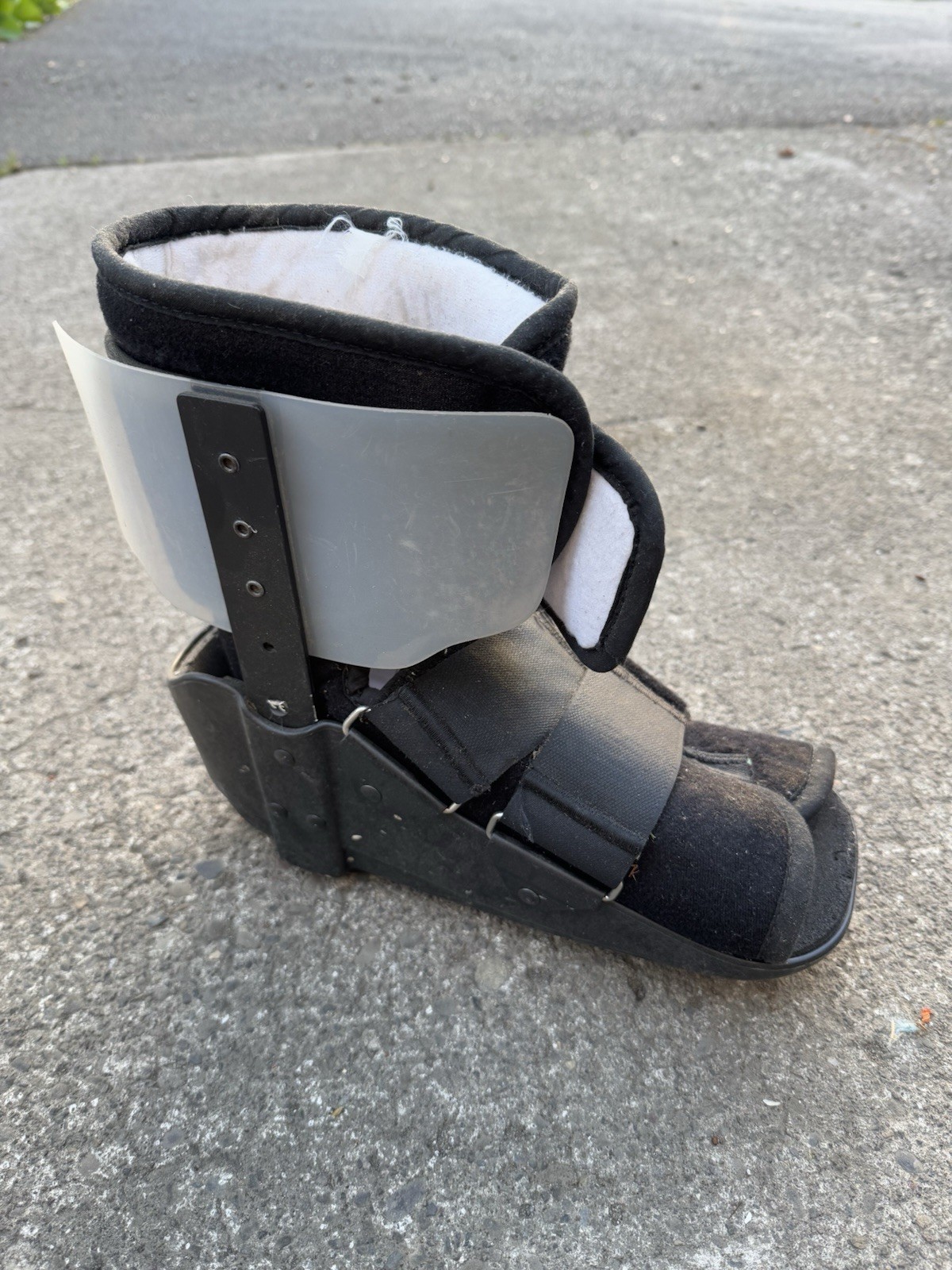 Adjustable Walking Boot Foot/Ankle Immobilizer Stabilizer Black/Gray One Size