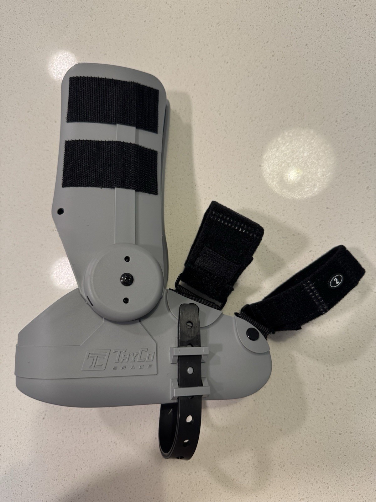 TayCo Over-the-Shoe RecoverX Ankle Brace – Medium , Right