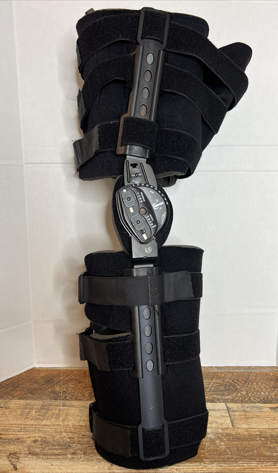 DonJoy TROM Adjustable Universal Flexion Extension Knee Brace T8