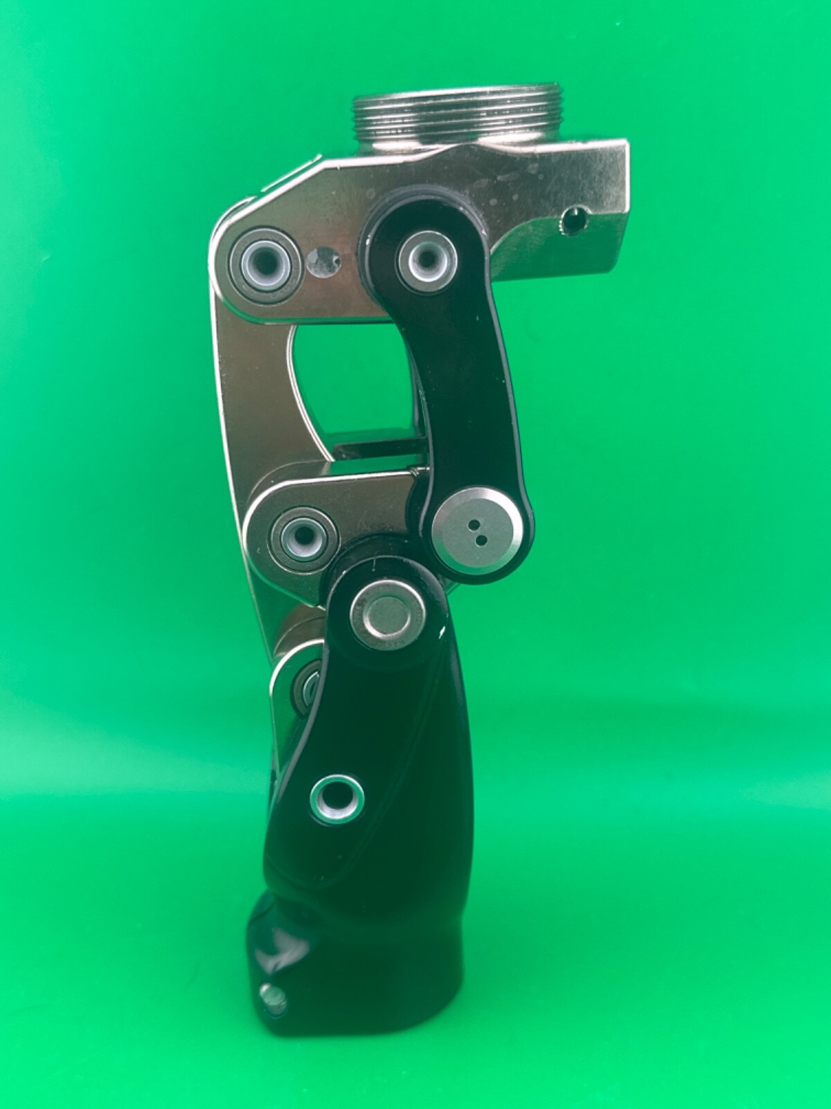 Ossur 1900 prosthetic knee. Excellent condition.