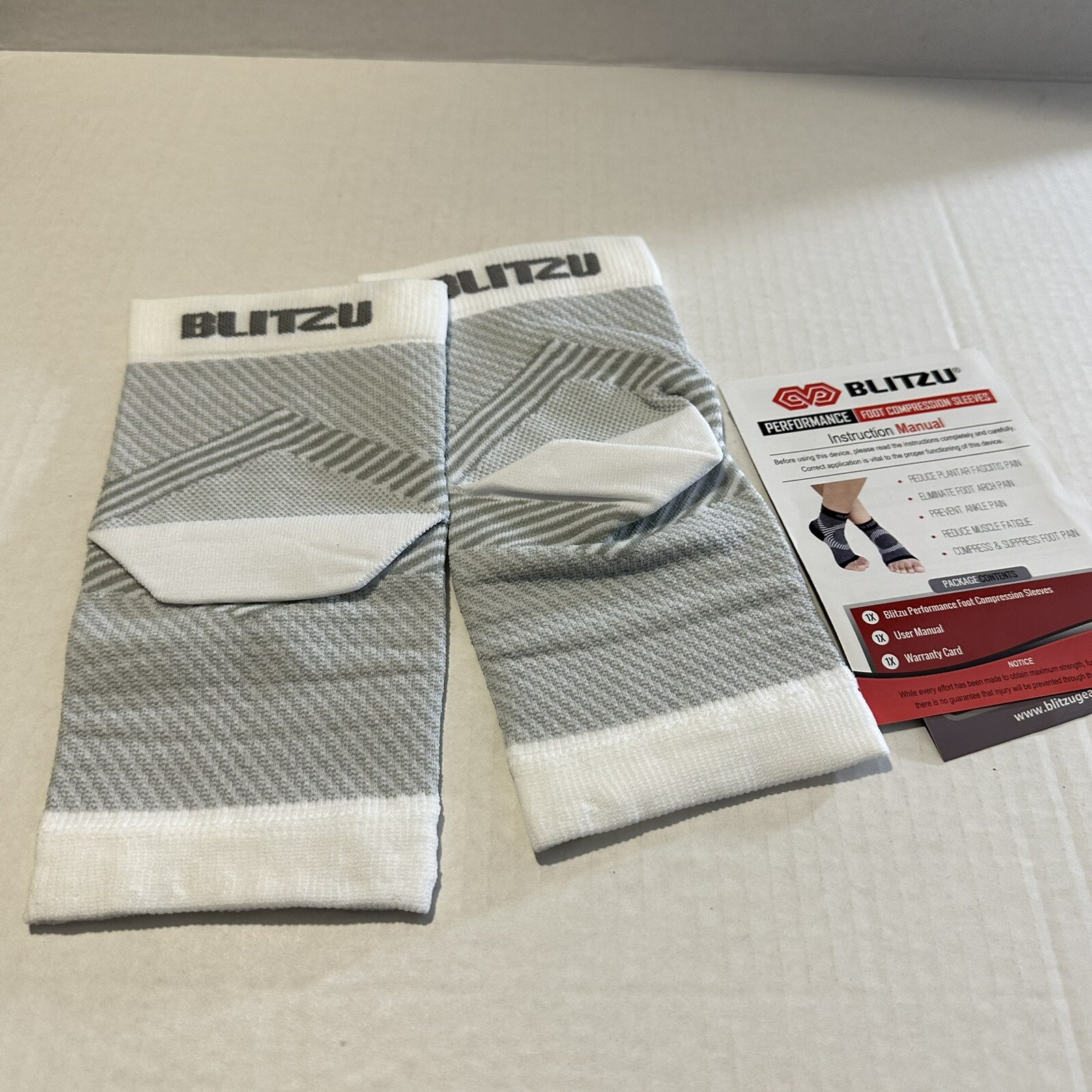 Blitzu Compression Performance Foot Sleeves XXL Unisex New Open Pkg White Gray