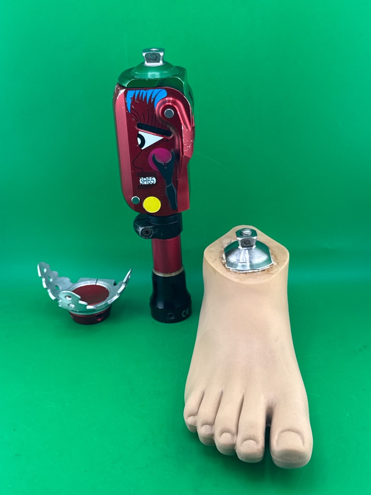 Ottobock Otto bock 3R65 pediatric prosthetic knee w/ parts, size 21 right foot