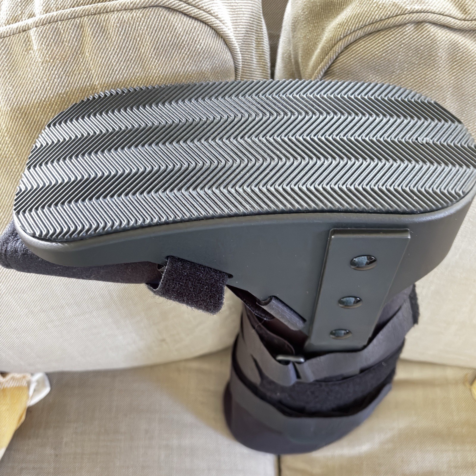 Left premier pro walker tracker closed heel size sm.