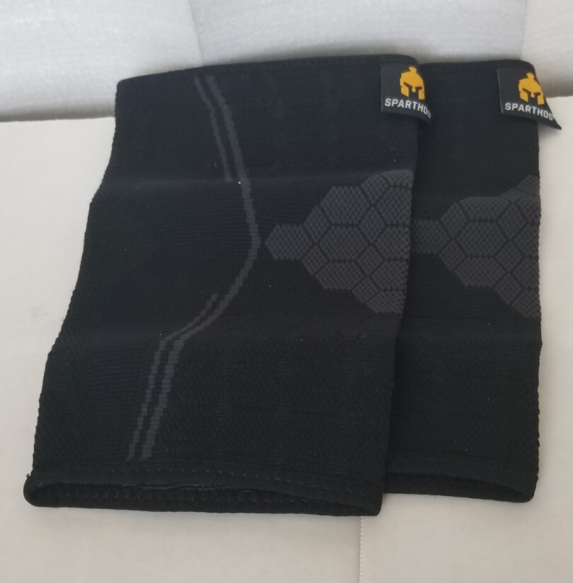 Sparthos Knee Compression Sleeve Size Medium Unisex Black Reduce pain Prevent