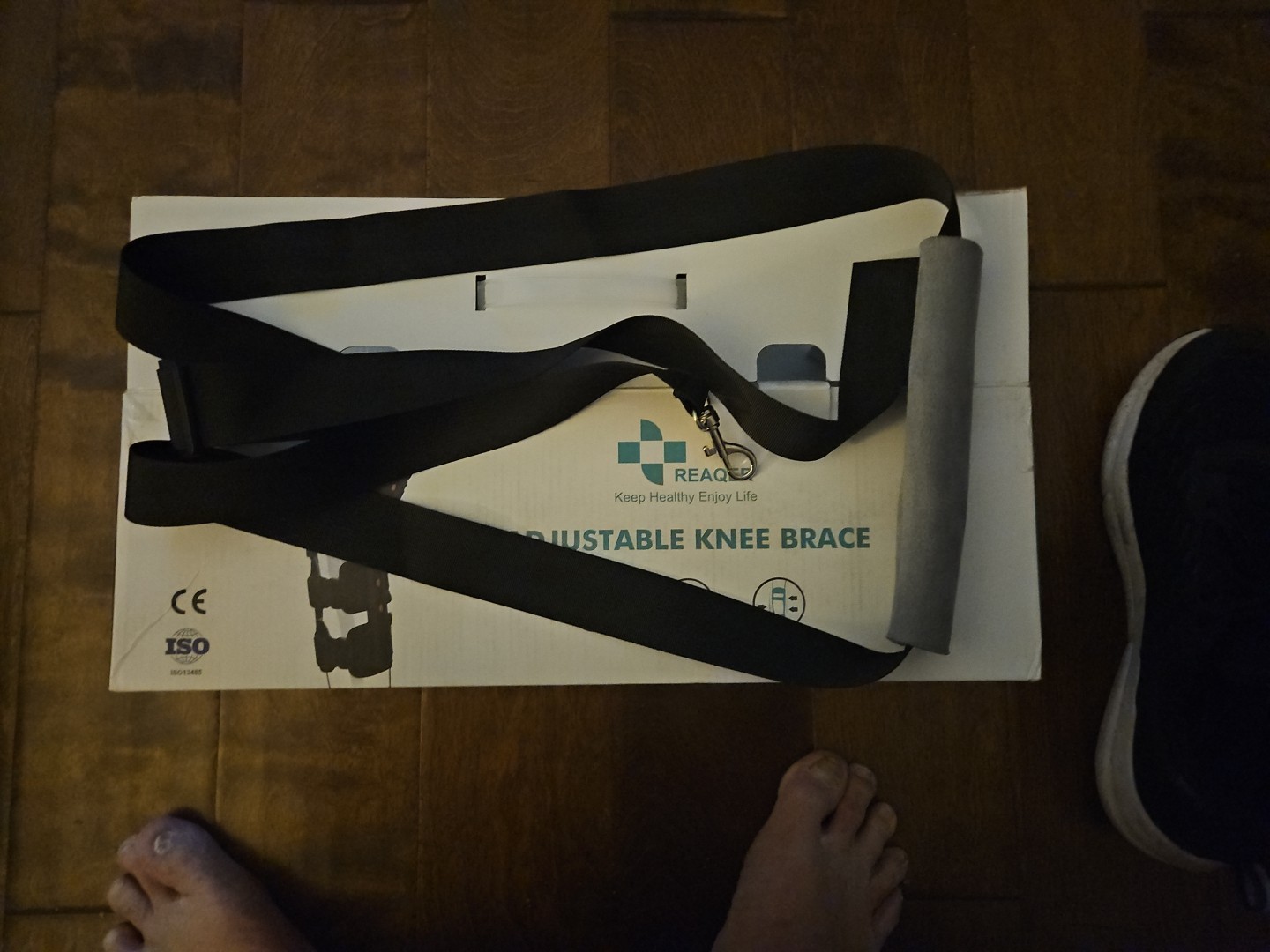 REAQER ADJUSTABLE KNEE BRACE