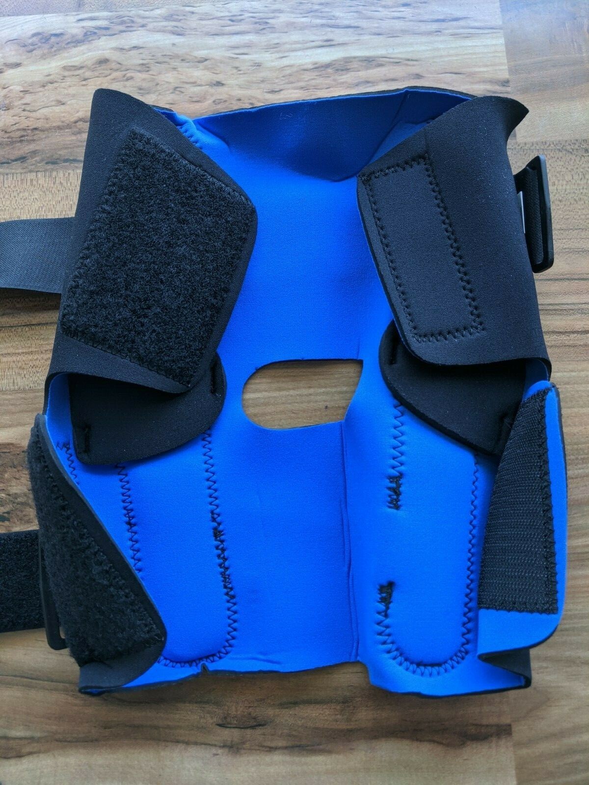 Advanced Orthopedics DELUXE Hinged Wrap Around Knee Brace Support Compression M