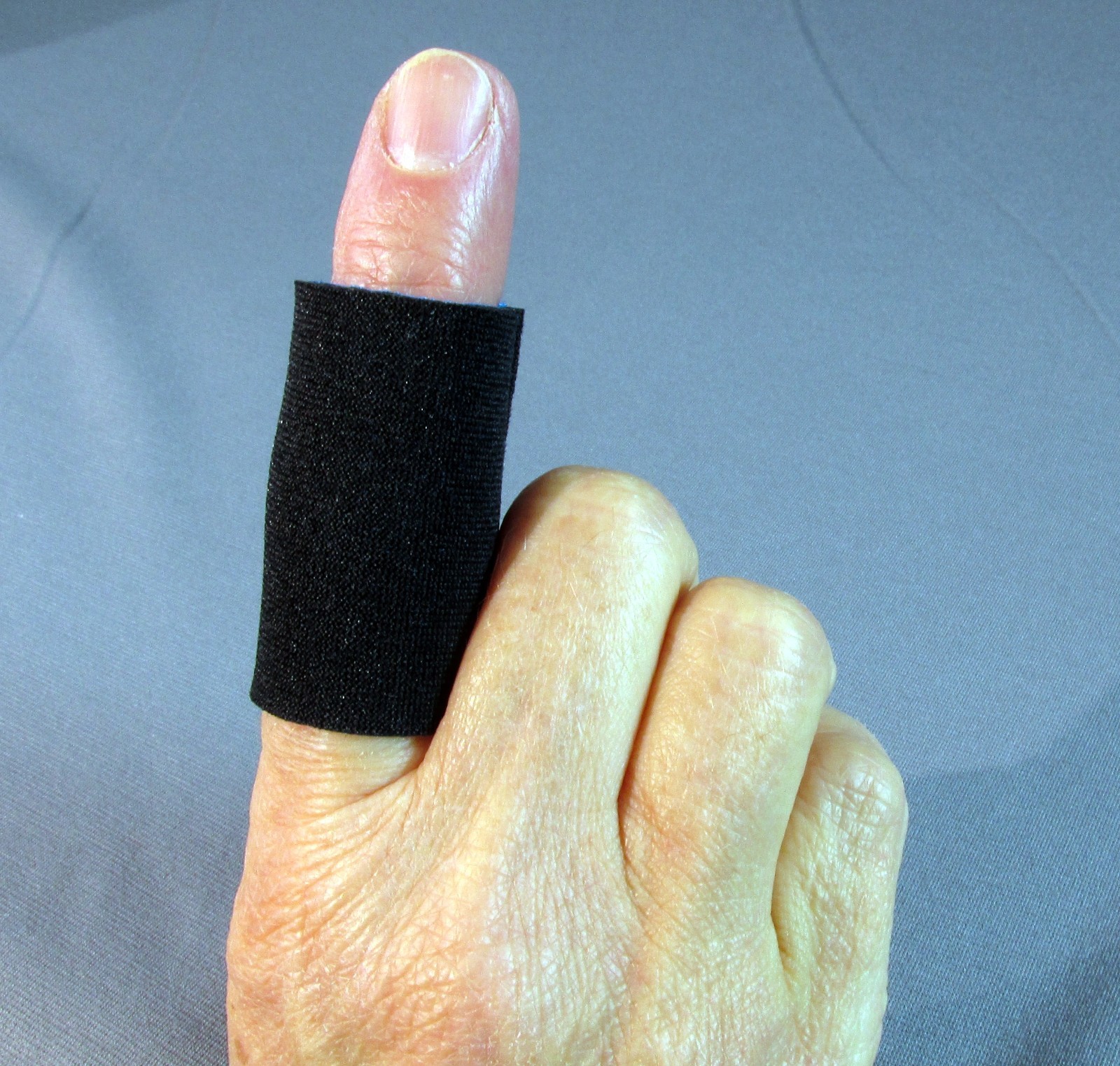 Finger brace for arthritis pain relief. The Finger Buddy.