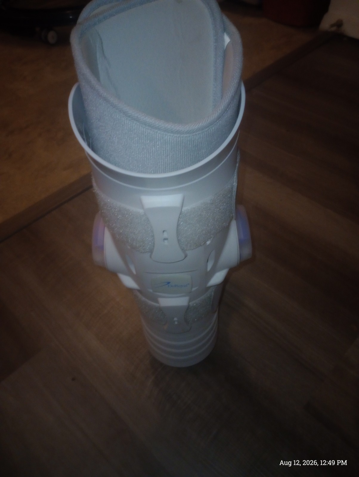 Aircast Adjustable Walking Boot Ankle/Foot Immobilizer Brace Gray/White Size M
