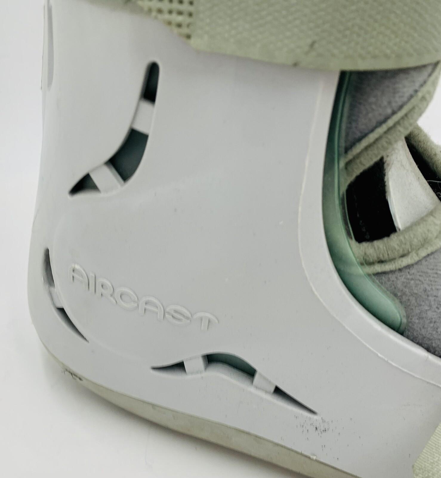 AIRCAST FP Walker Walking Boot Foam Pneumatic Size Large 01F-L