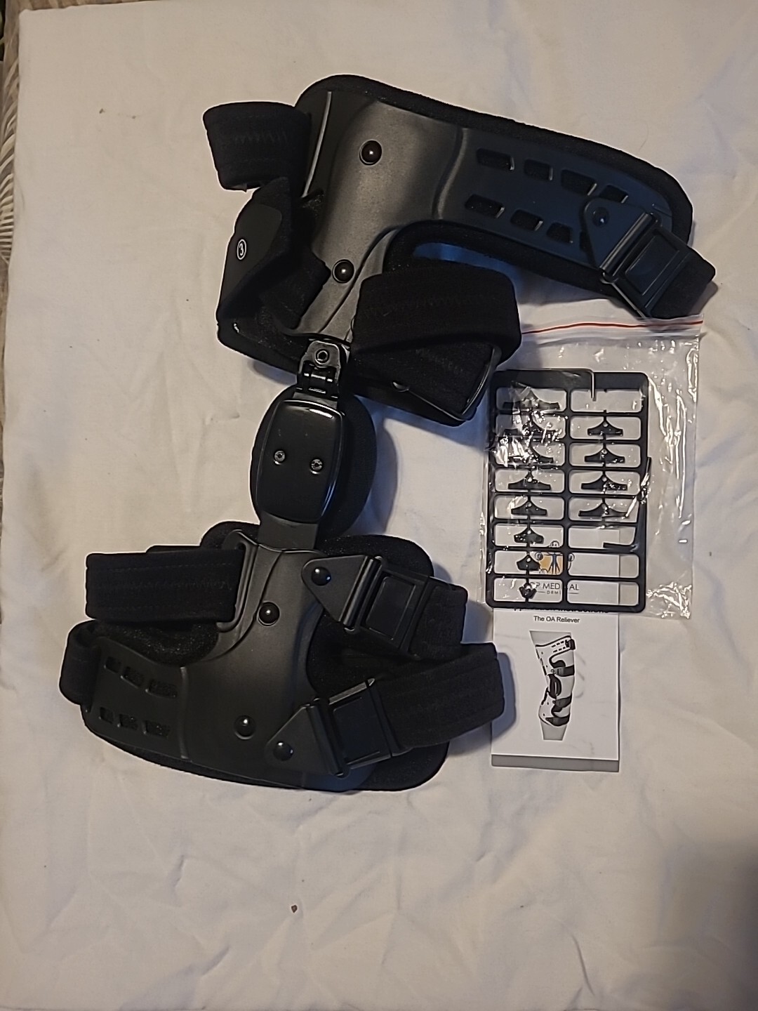 RIGHTKnee Brace OA Reliever Stop Pain Osteoarthritis Adjustable Black KB138R New
