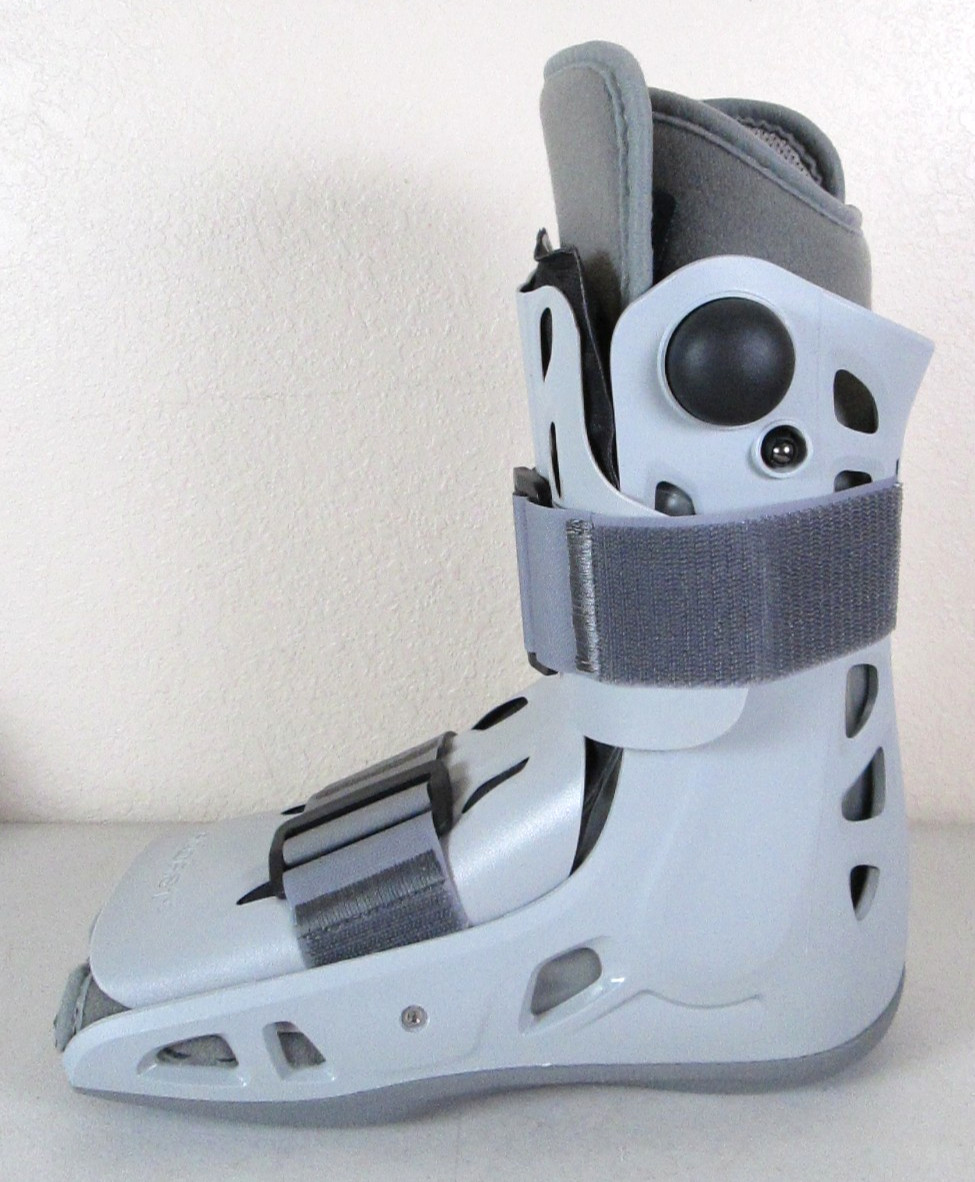 Aircast Airselect Walker Brace/Walking Boot Size Medium – NEW –
