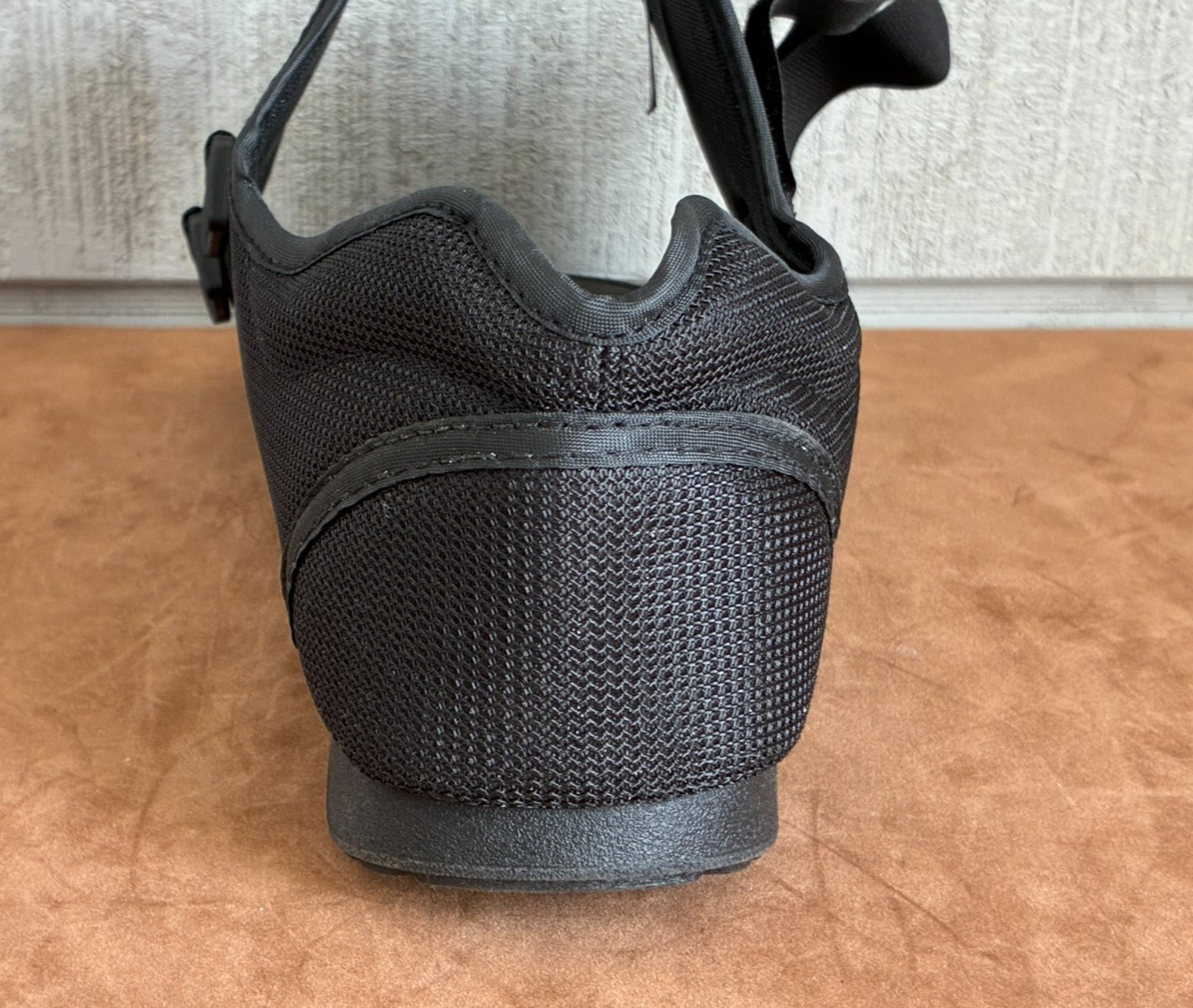 BREG Women’s Post-Op Shoe ~ Size Medium ~ #100612-030 ~ Fits Left or Right Foot