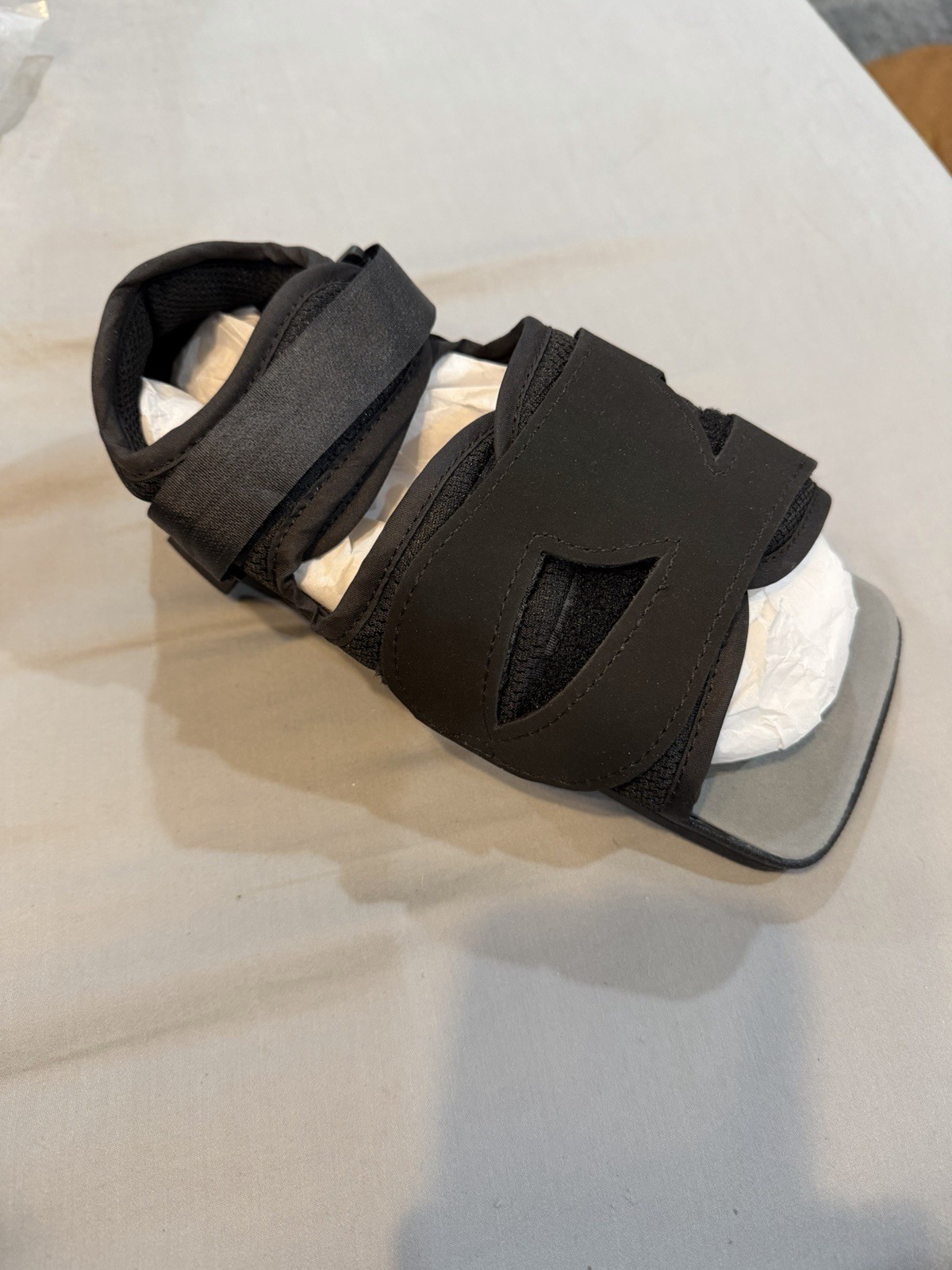 United Ortho Post-Op/Orthopedic Adjustable Recovery Shoe 10 Inches Long S