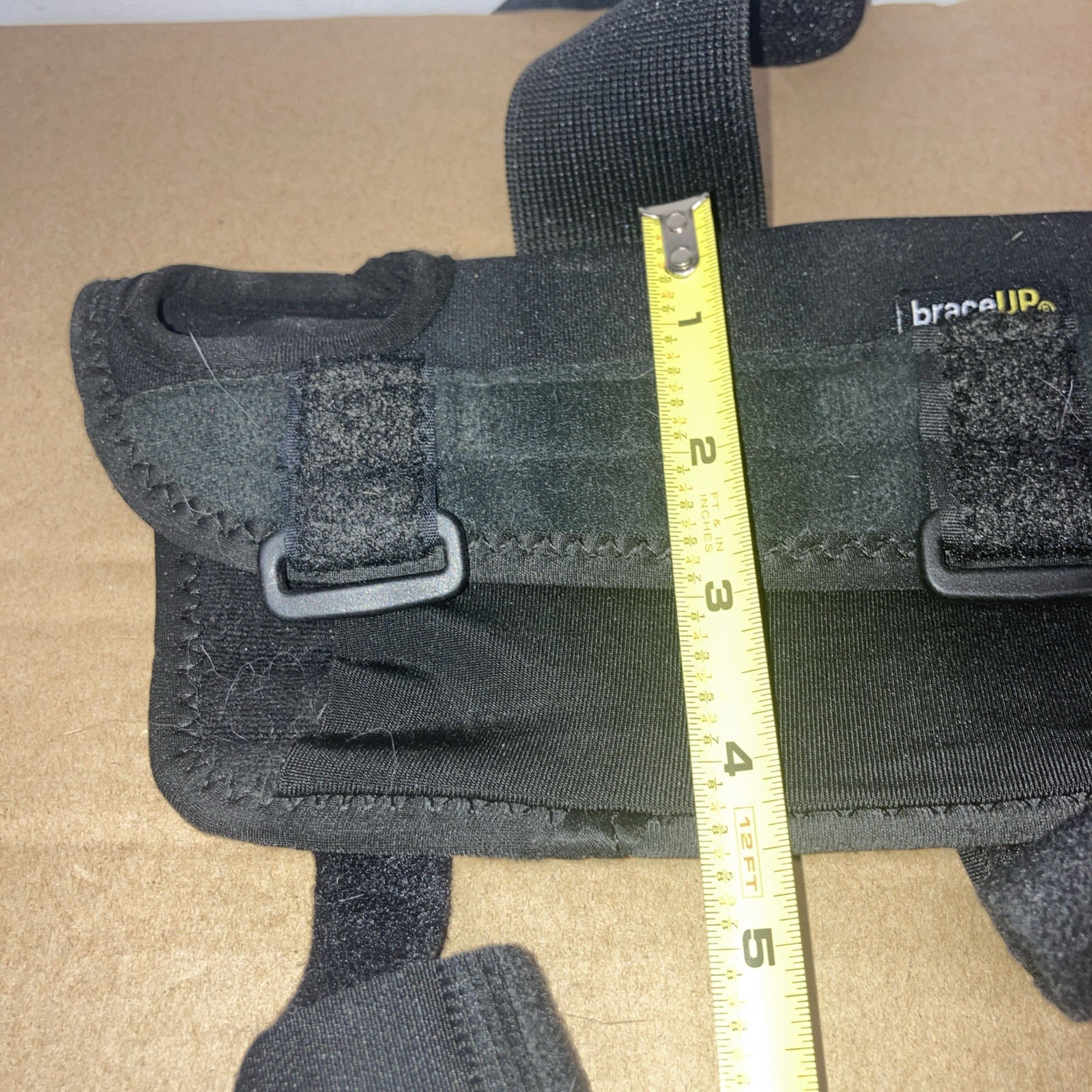 BraceUP Carpal Tunnel Wrist Brace for Men and Women Metal Splint for Left Hand