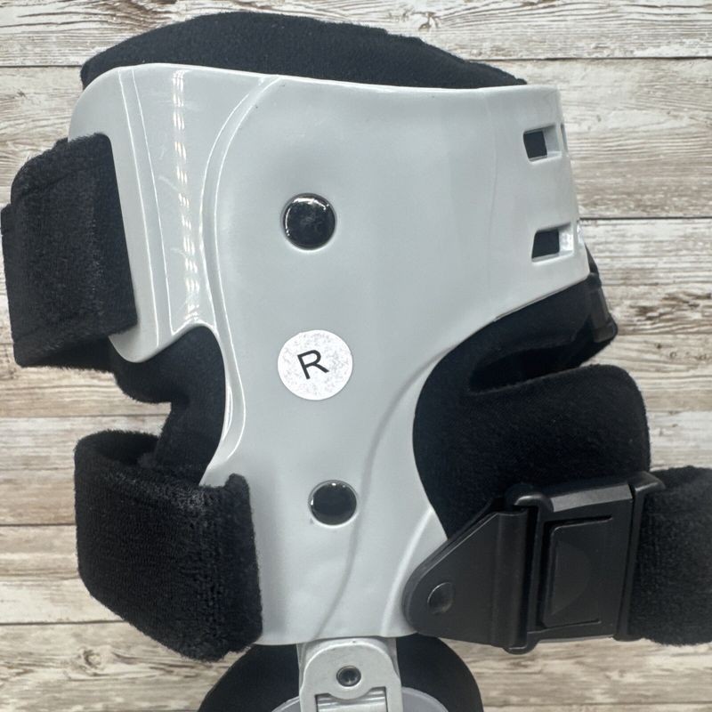 Comfortland OA Knee Brace, Right, Universal, thigh 15.5 to 29 inches, OA-200-R