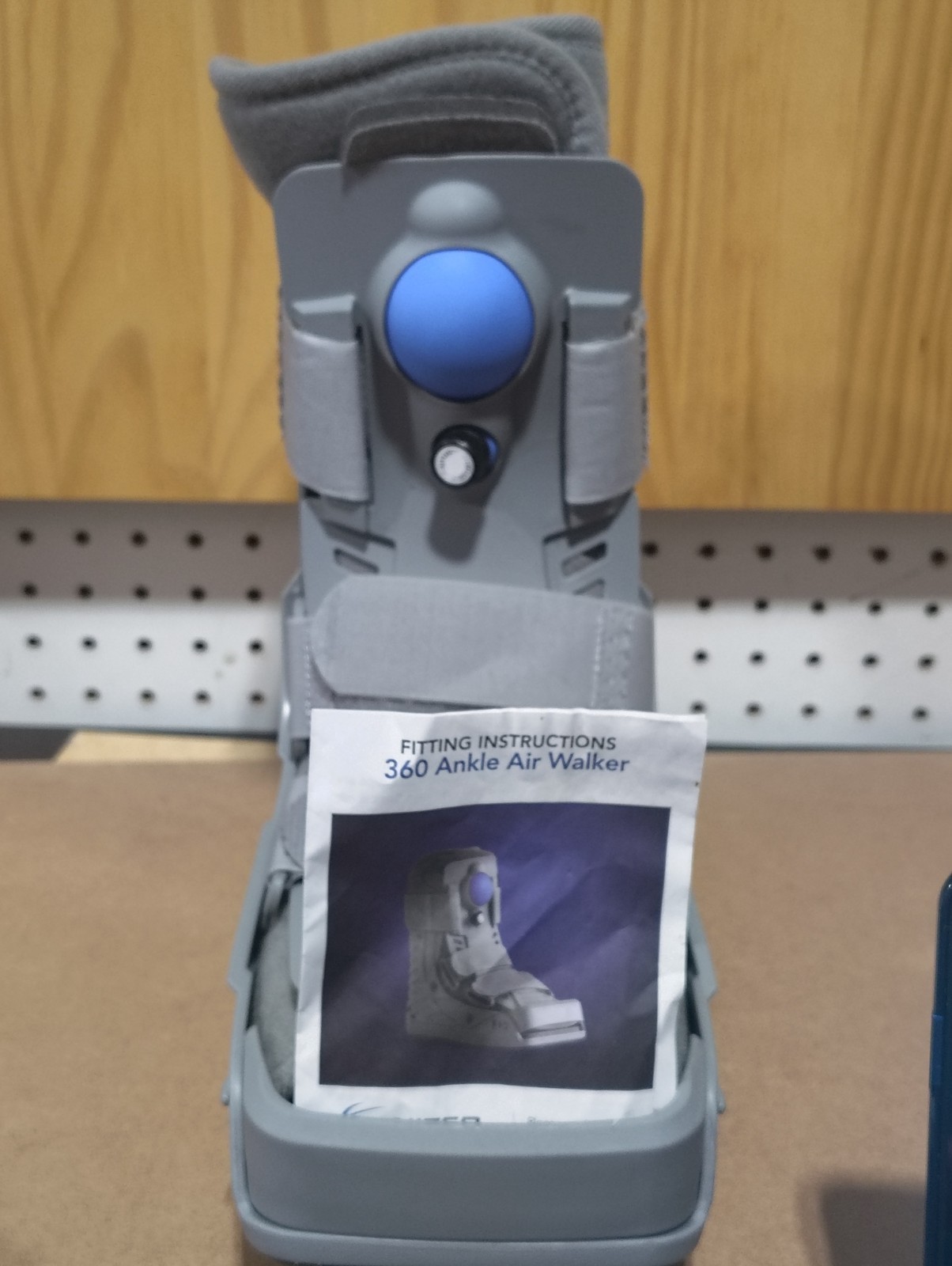 United Ortho USA16117 360 Air Walker Ankle Fracture Boot, Large, Floor Model