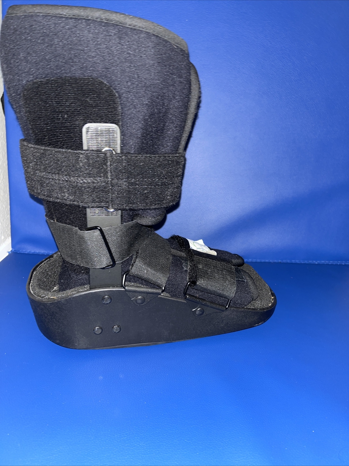 Maxtrax Orthopedic Walking Boot Size Medium Brace Inflate Ankle Foot DJO, LLC