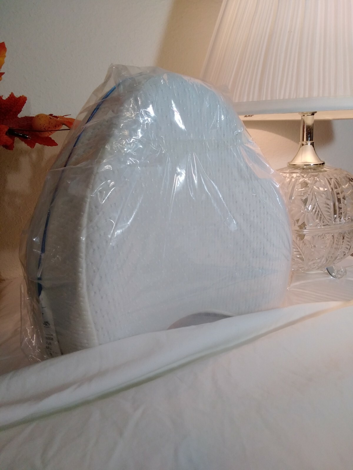 Sleeping Knee Back Hip Support Wedge Leg Pillow Cool Relief New In Bag