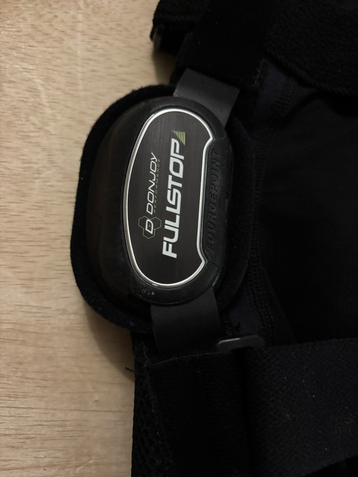 Donjoy Performance Bionic Full Stop Knee Brace Size Small