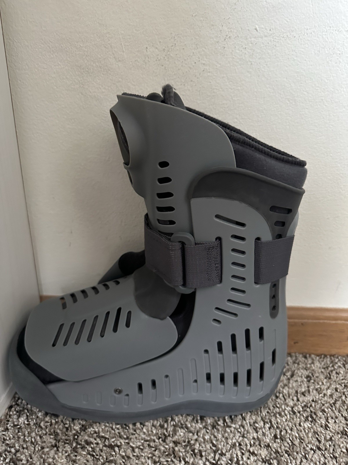 Ossur Rebound Air Walker Low + High Top Boots with Compression Straps & Air Pump