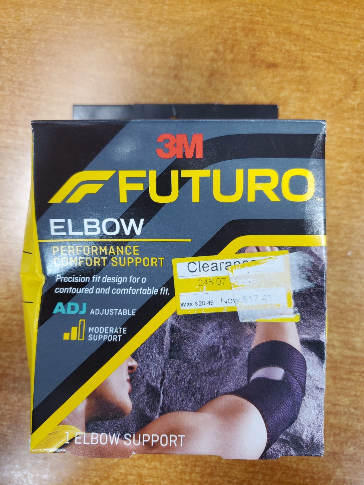 3M Futuro Elbow Performance Comfort Moderate Support Adjustable (0630) W7A