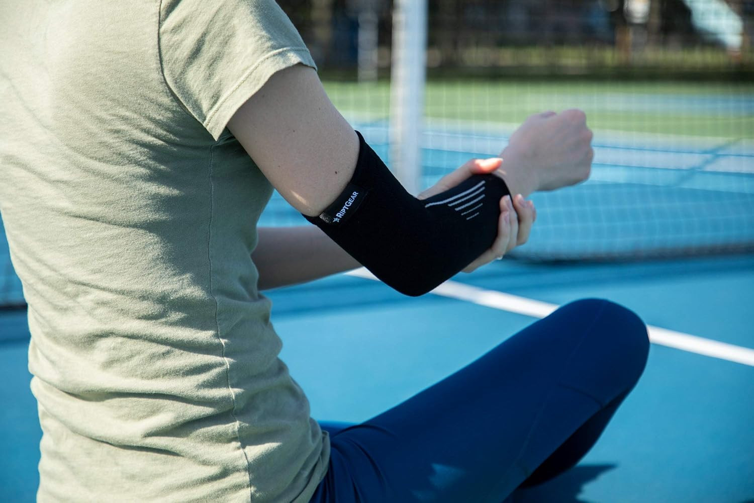 Elbow Compression Sleeve – Elbow Brace for Men and Women – Elbow Sleeve for Tend