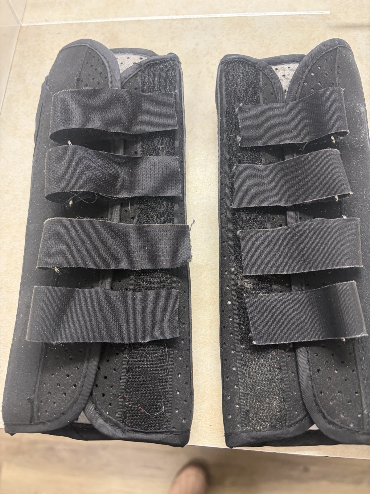 DJO LLC Wrist Splint,Adult, Lightweight Breathable, Med, Right & Left