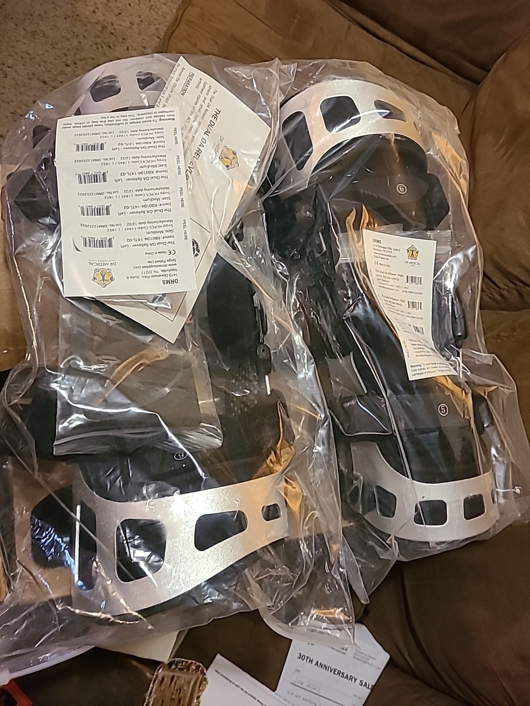 Dr Medical Knee Brace Pair Size Medium Left & Right Dual OA Reliever DRSM