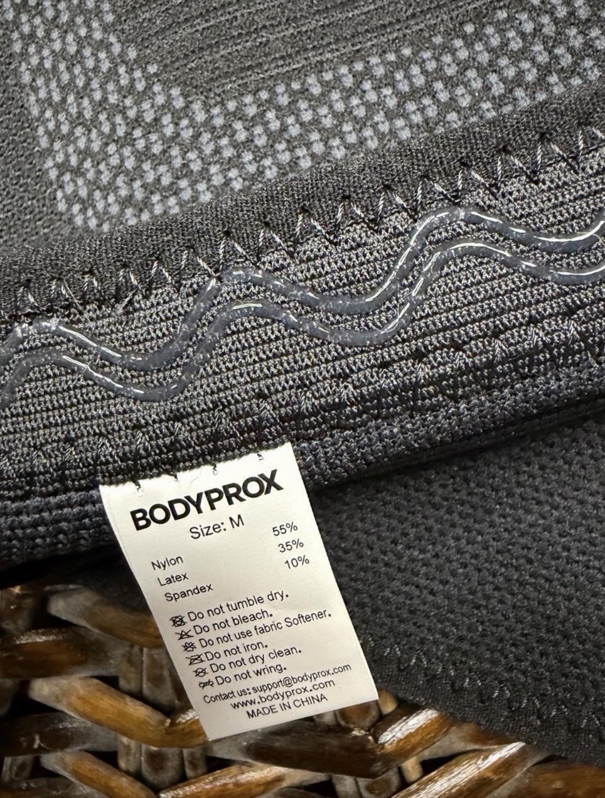 BODYPROX Knee Compression Sleeves Pair, Size M, Black/Gray Nylon Latex Spandex