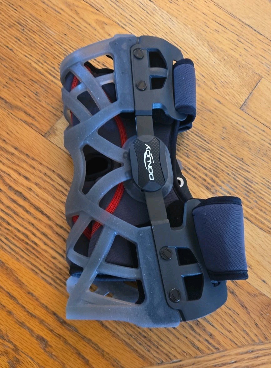DonJoy Reaction WEB Knee Support Size XXXL Right Lightweight Flexibility
