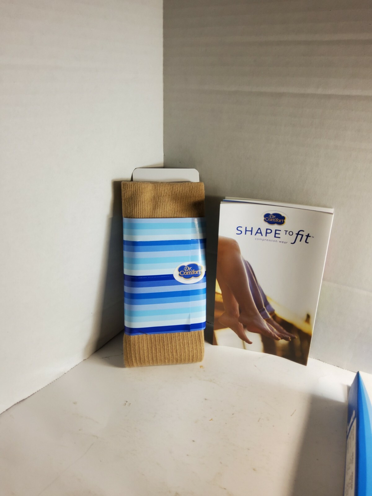 Dr. Comfort Mens 15-20 mmhg Shape to Fit Compression Dress Socks – Small – Khaki