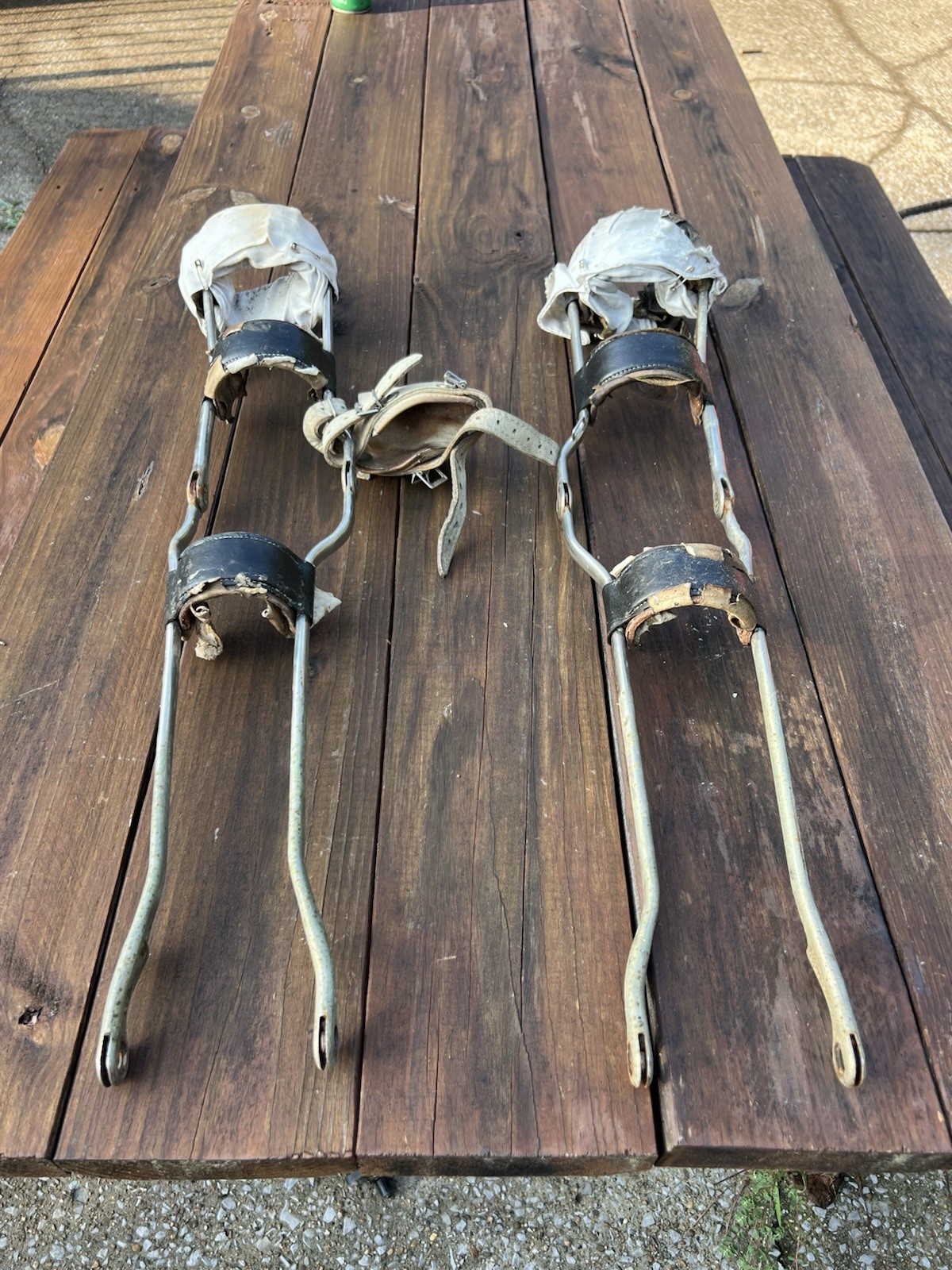 Pair of VNTG Brown Leather Metal Frame RIGHT and LEFT Leg Brace polio ortho