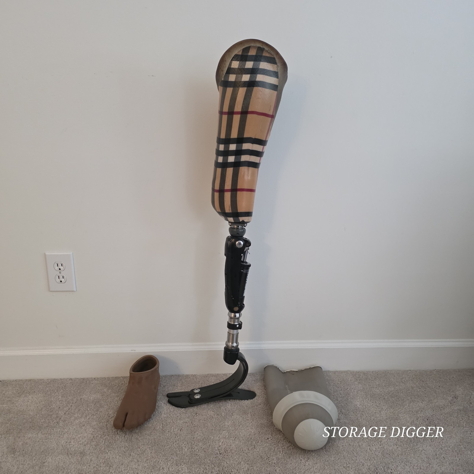 Ossur Pro Flex XC Mauch Prosthetic Left Leg Size 28 Cathegory 4 w/ Shell Sleeve