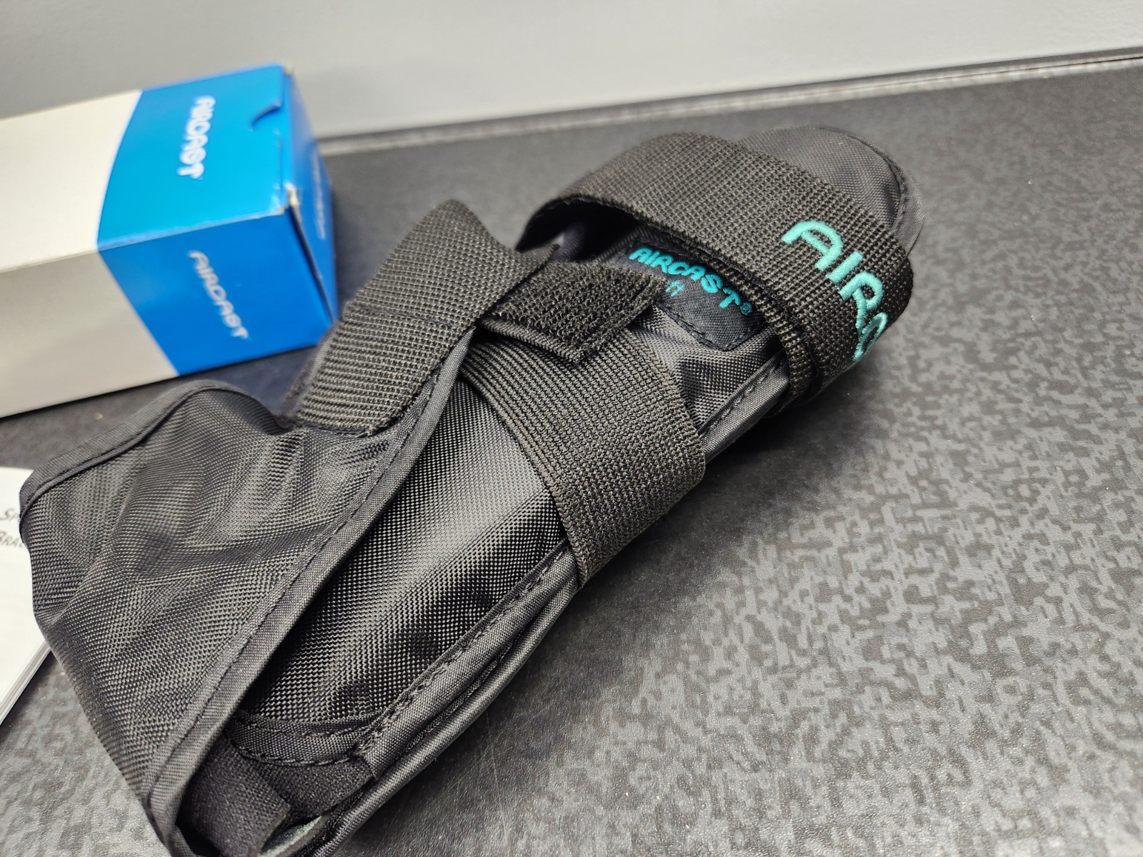 Aircast AirSport Left Ankle Support Brace Large, Black Ankle Sprain ~ Brand New