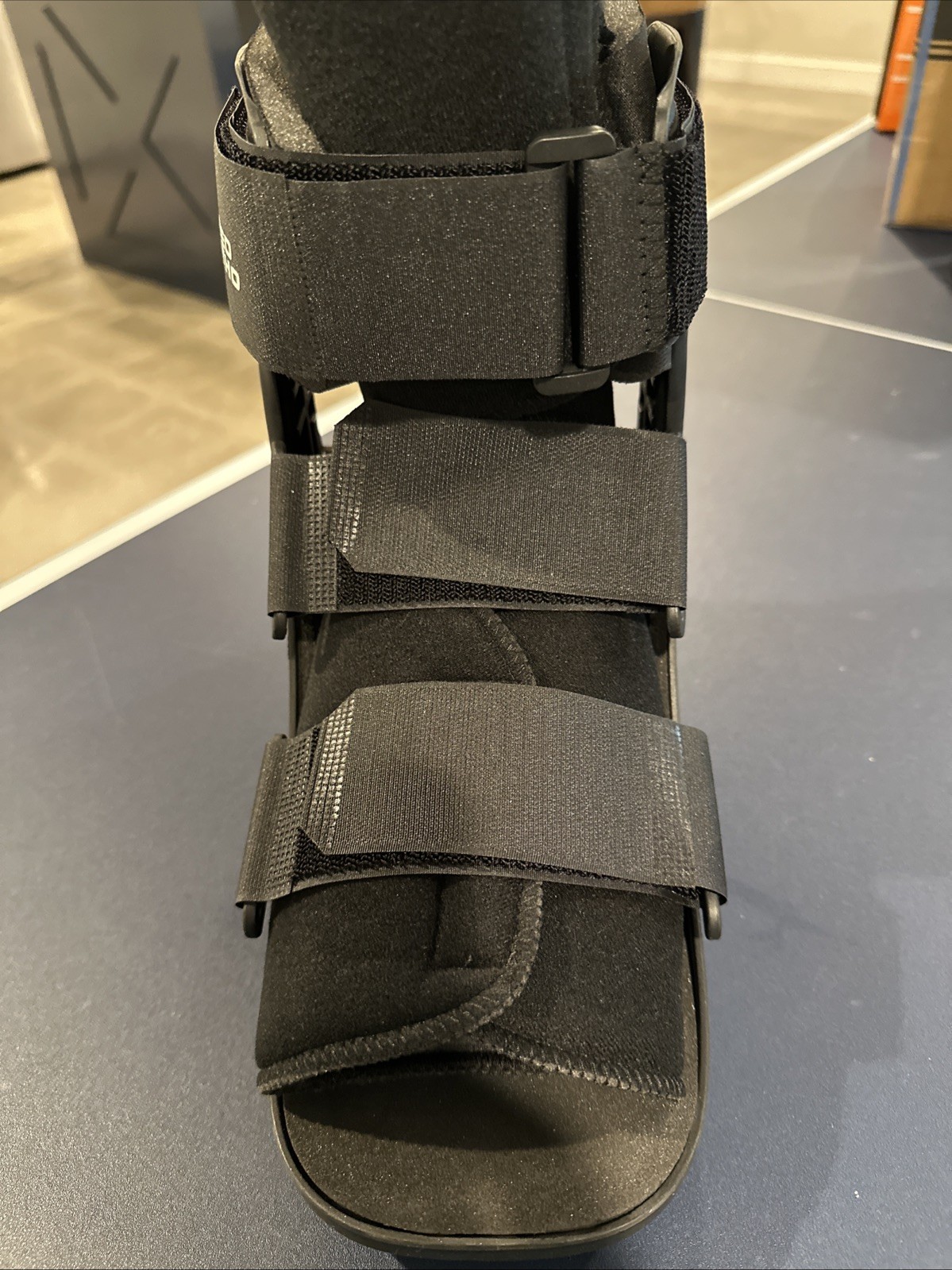 United Ortho USA14015 Short Cam Walker Fracture Boot, Medium, Black