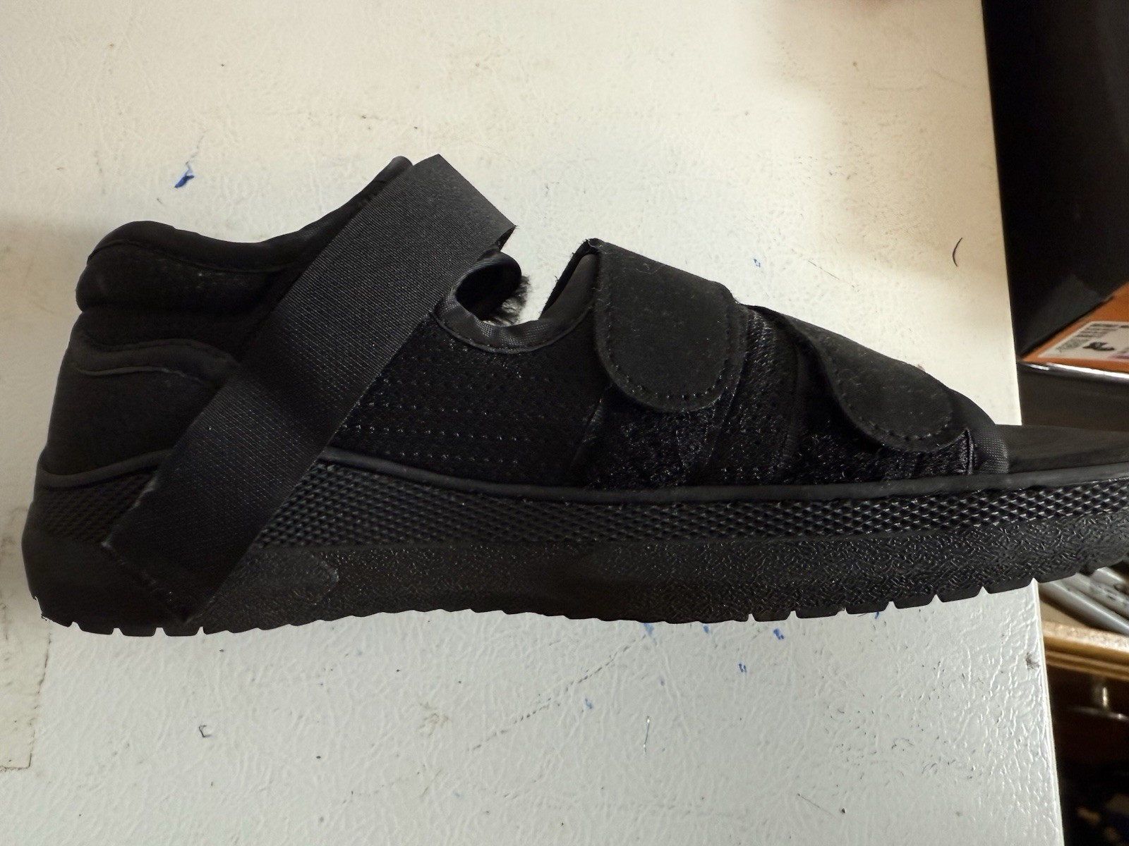 Darco OrthoWedge , Square-Toe Healing Shoe -Women’s Medium. Post Surgery