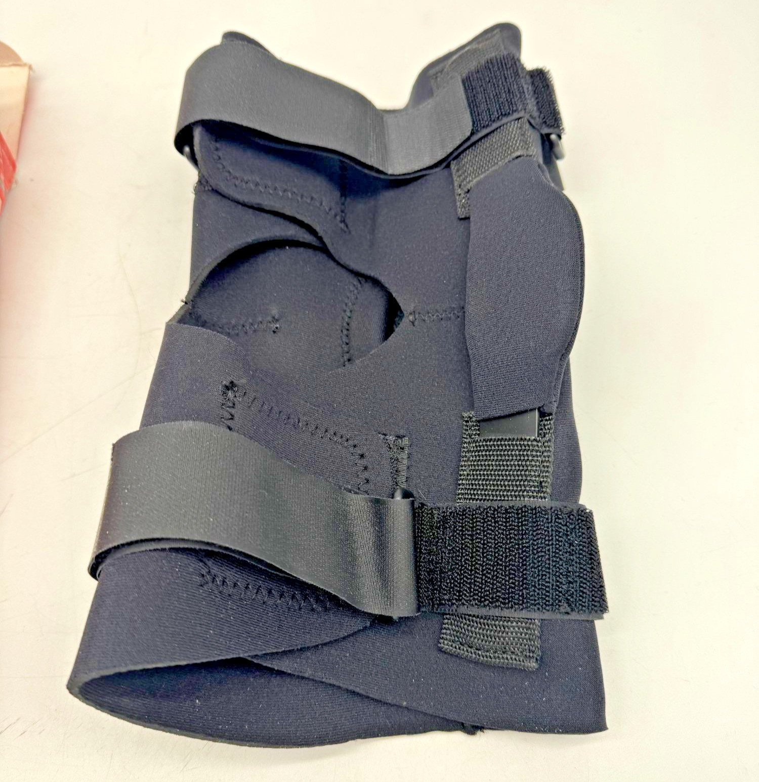 NIB Ace Knee Hinged Brace Support Stabilizers Black Adjustable Hiking Outdoors