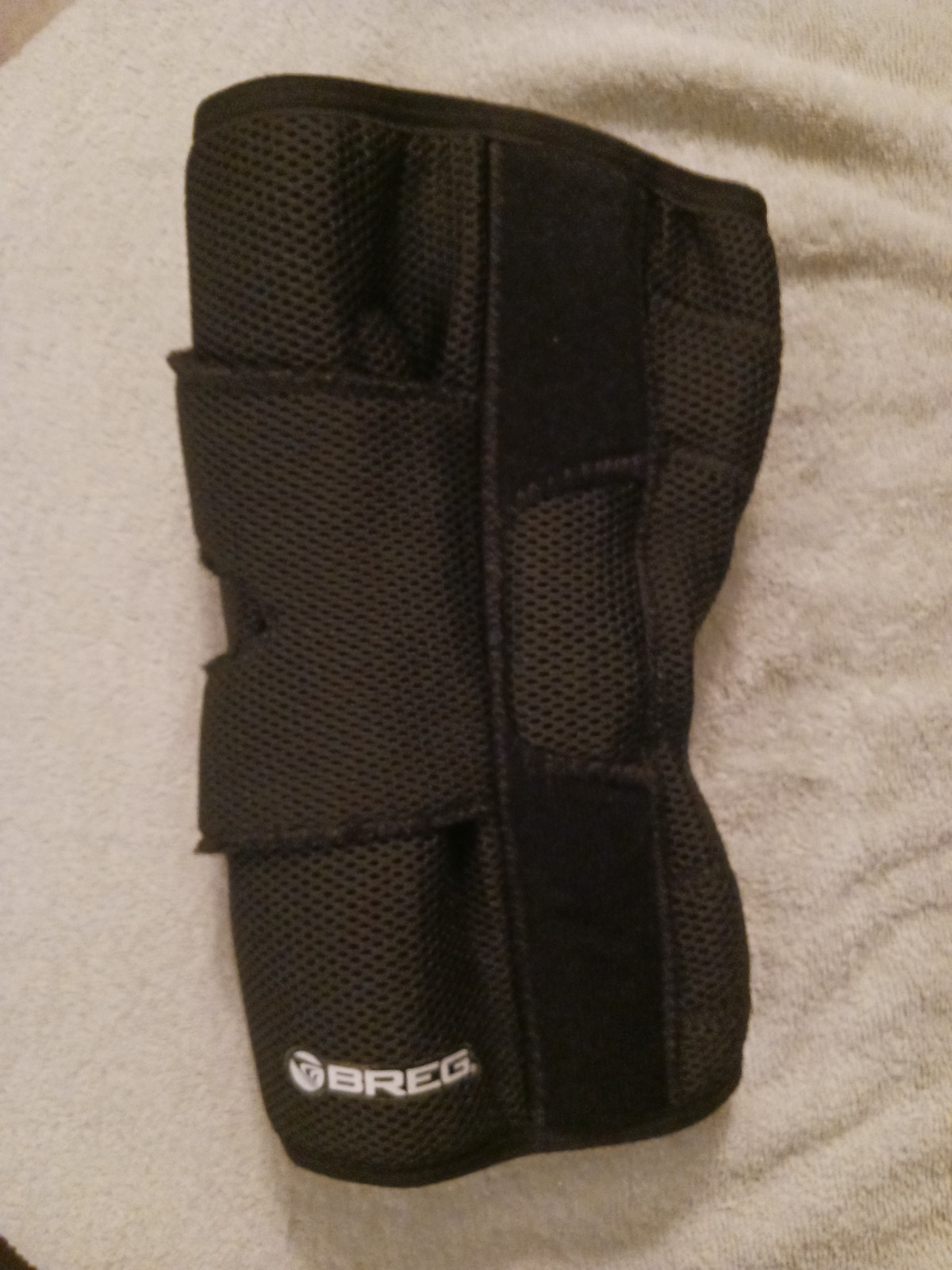 Breg 20125 Lateral Stabilizer w/Hinge Knee Brace, Air Mesh, Left XL