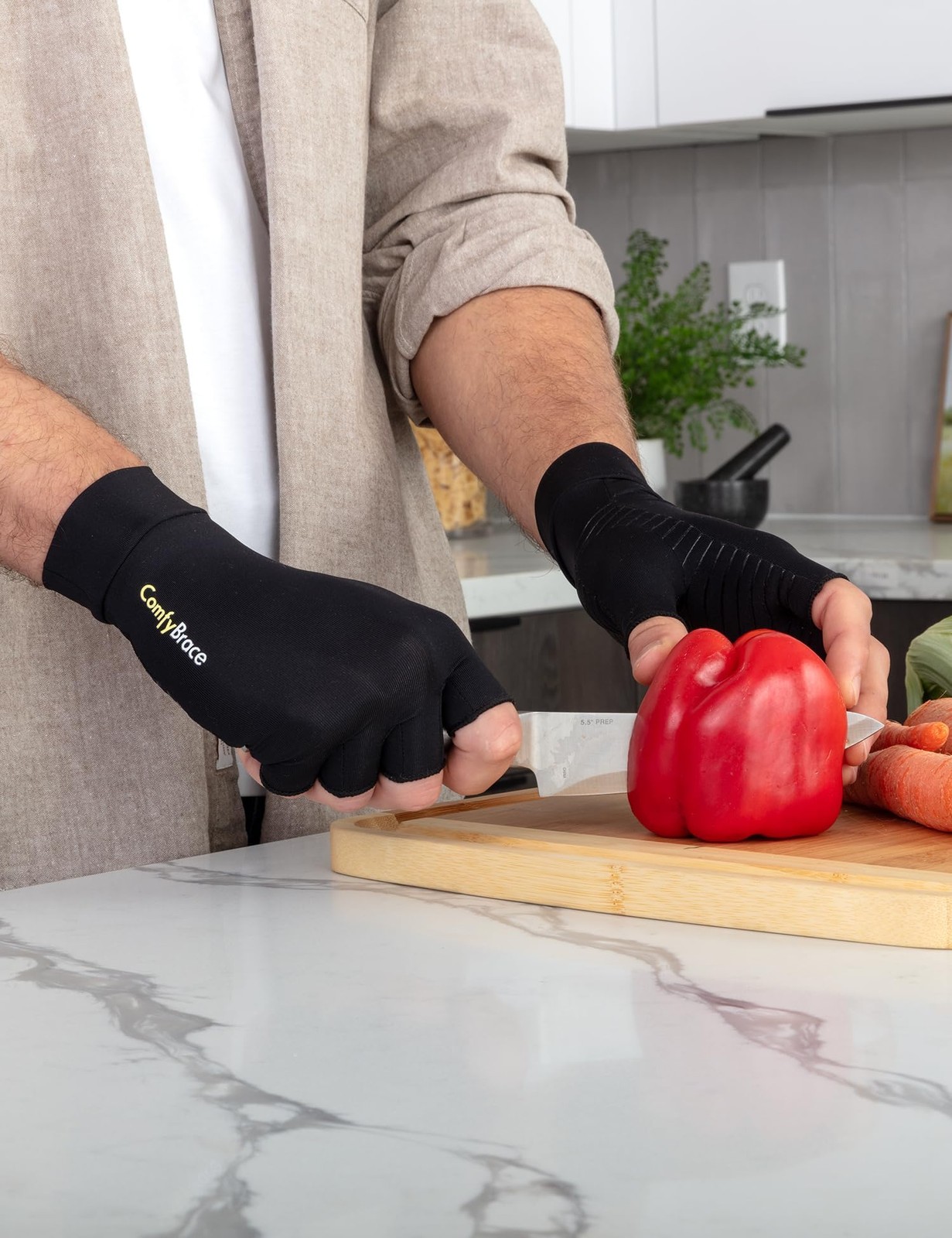 ComfyBrace Copper Infused Compression Arthritis Gloves Medium (1 Pair), Black