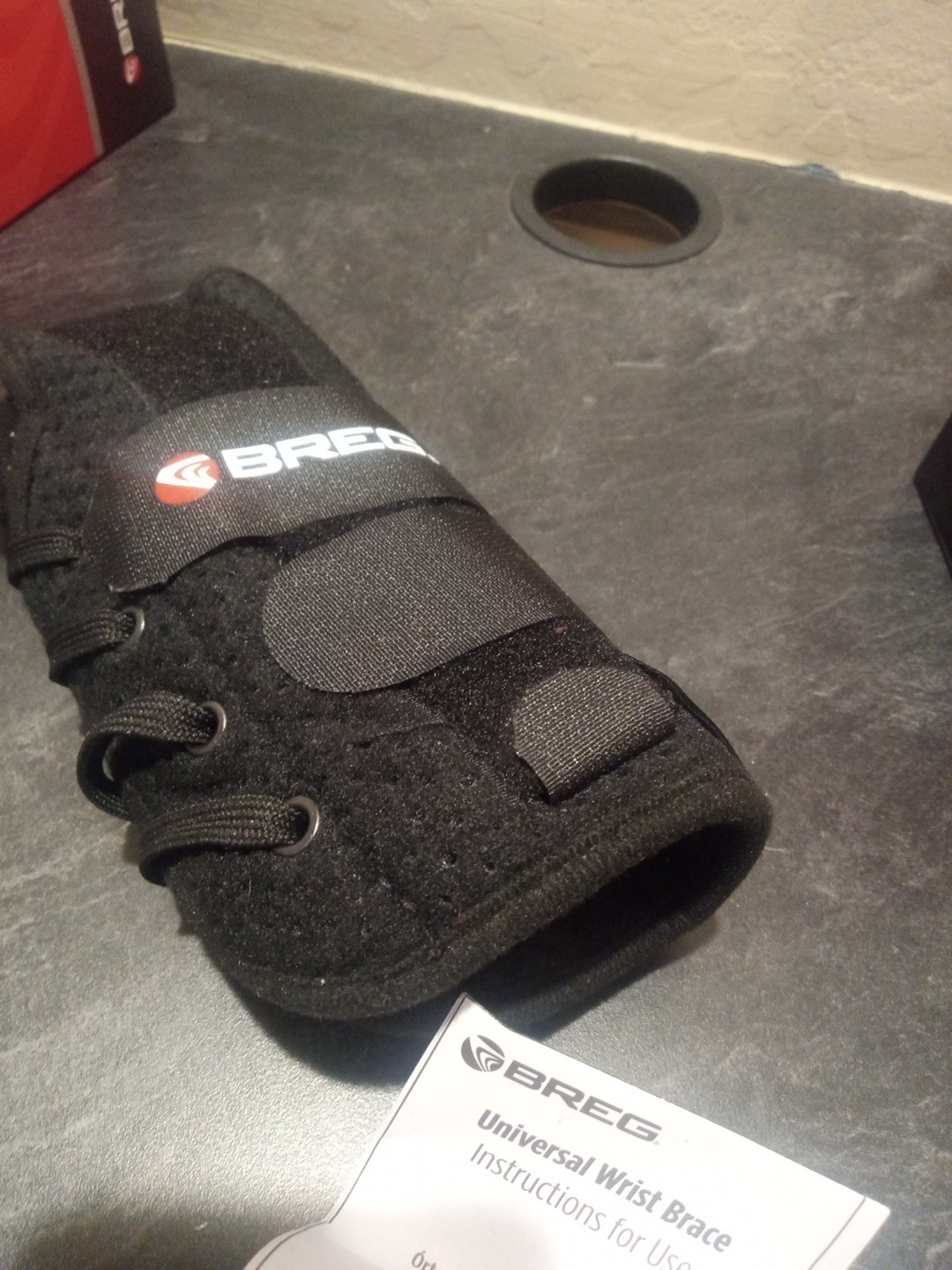Breg Universal Wrist Brace 8 In Left Side
