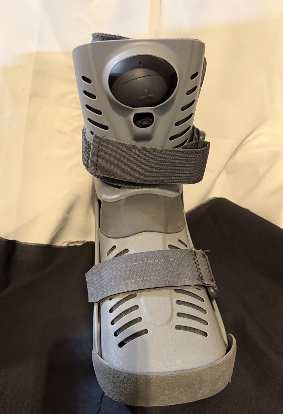 Ossur Rebound Air Walker Boot Low Top Medium
