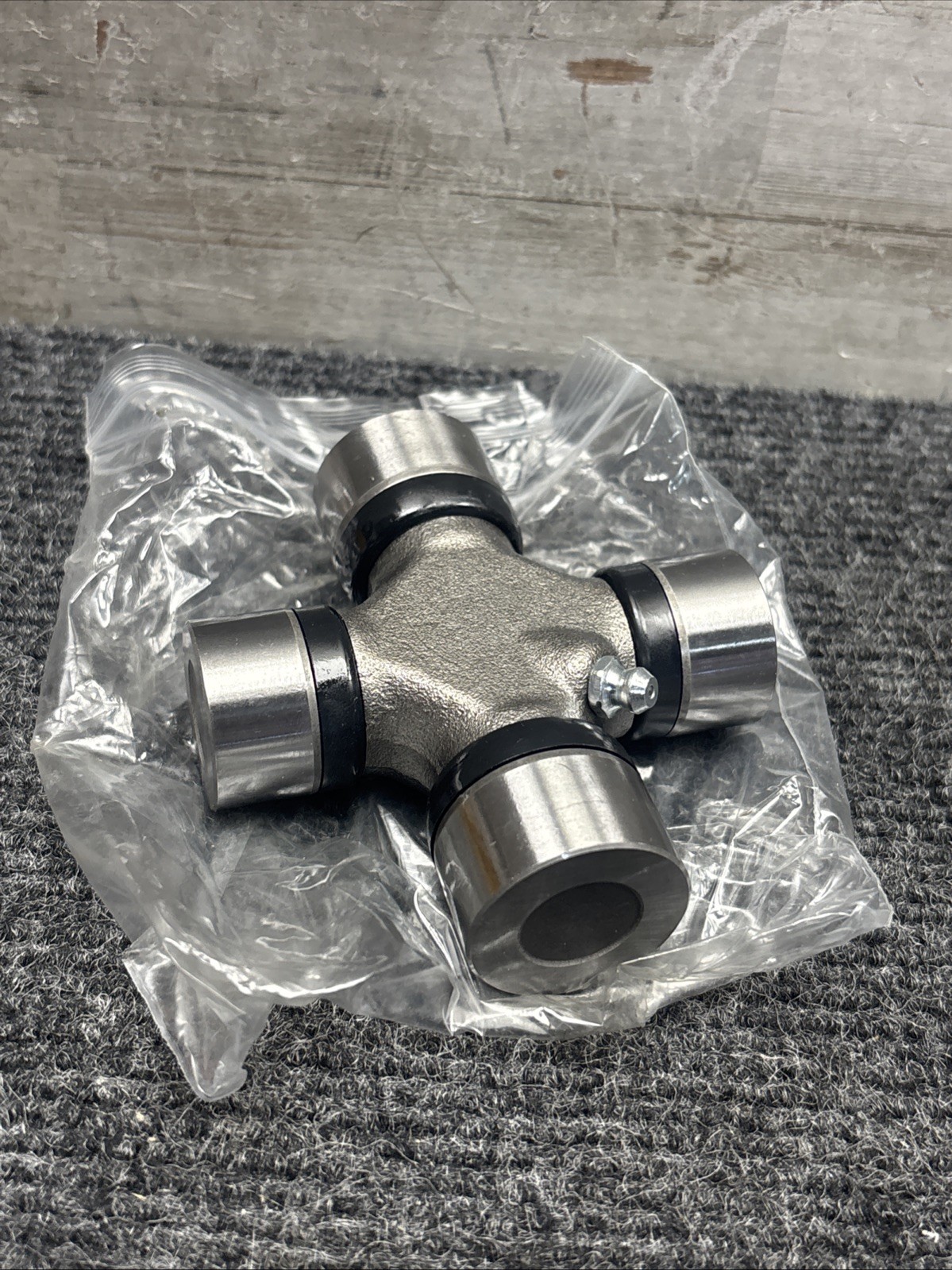 U Joint (1310/1350 Conversion), ‎3.5 x 3.5 x 1.25 inches 95-0460