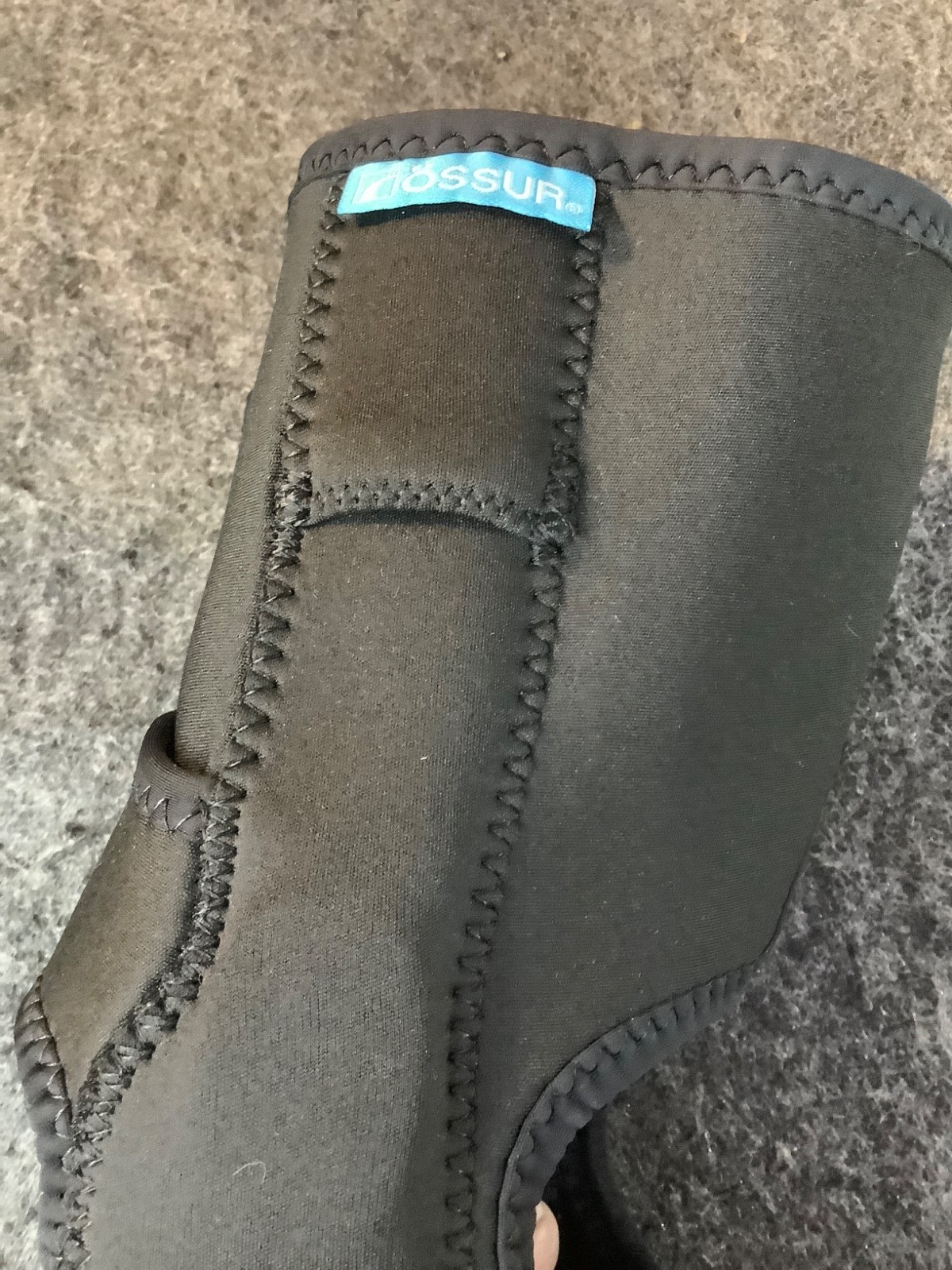KNEE BRACE, OSSUR FORMFIT HINGED LATERAL J BRACE, SIZE: LARGE, KNEE: LEFT