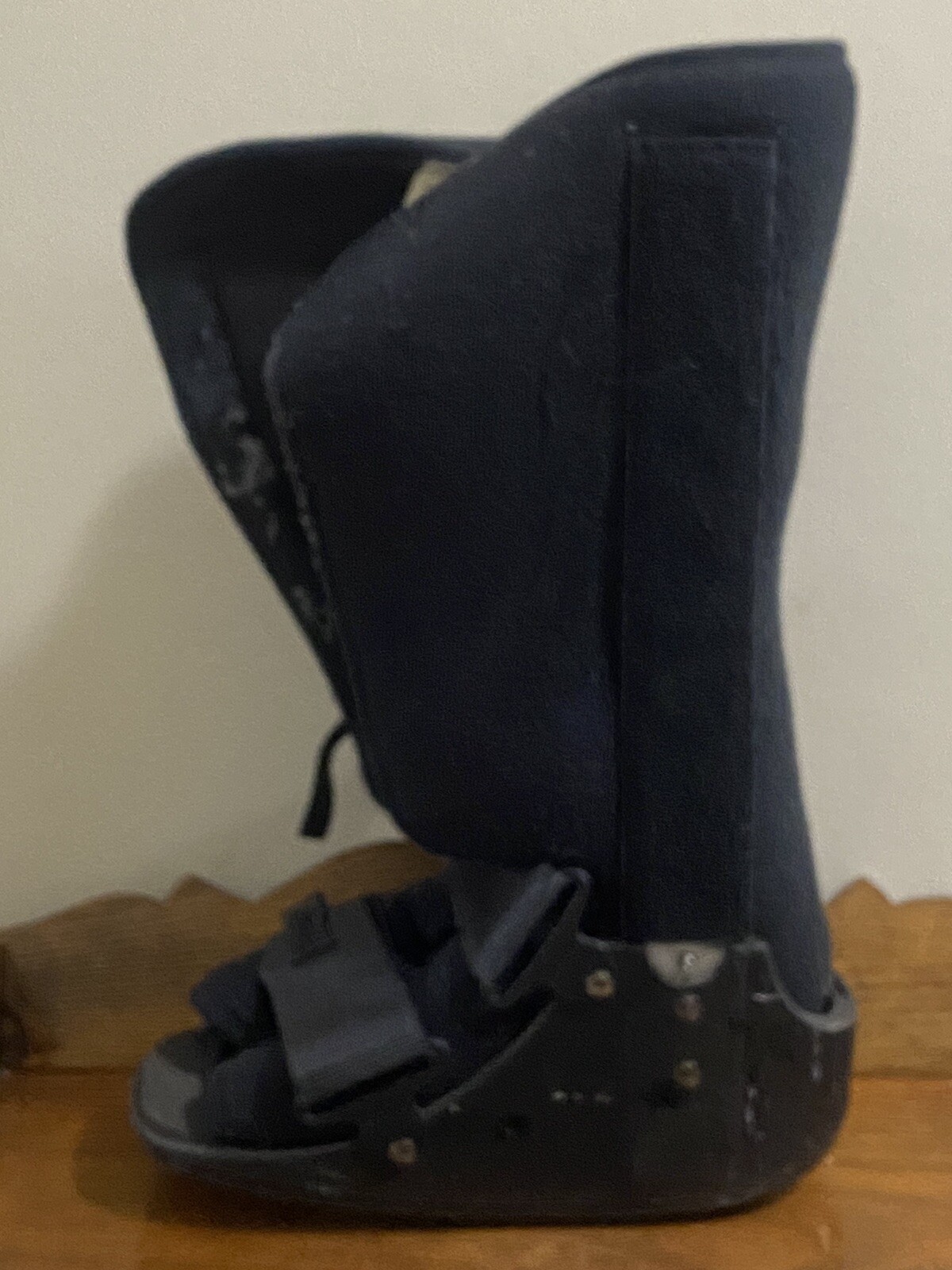 Premier orthopedic supplv air walker Medium Men Size 6-10 women 7-11 LEFT